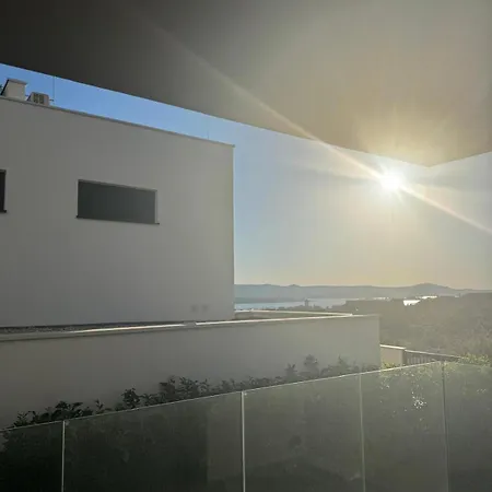 Dvj 3 * Sveti Filip i Jakov