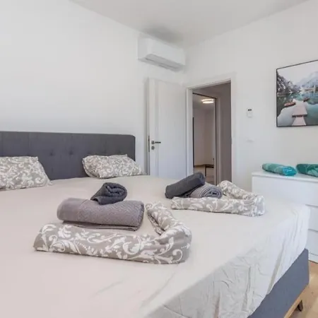 Apartment Dvj 3 *