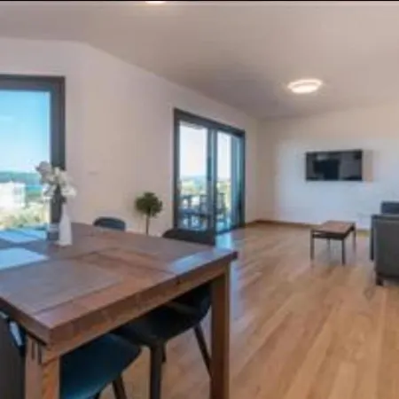 Apartment Dvj 3 *